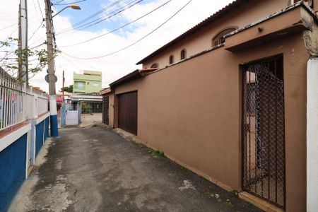 Casa à venda com 235m², 4 quartos e 6 vagasFachada