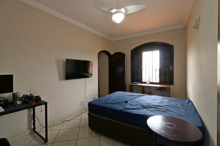 Casa à venda com 235m², 4 quartos e 6 vagasCasa 1 - Suíte 2