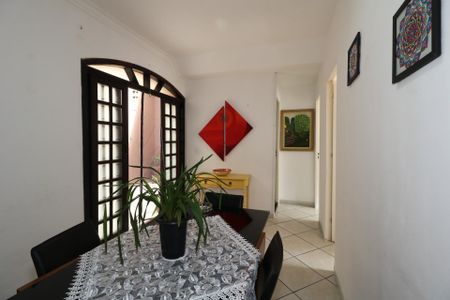 Casa à venda com 235m², 4 quartos e 6 vagasCasa 2 - Sala de Jantar