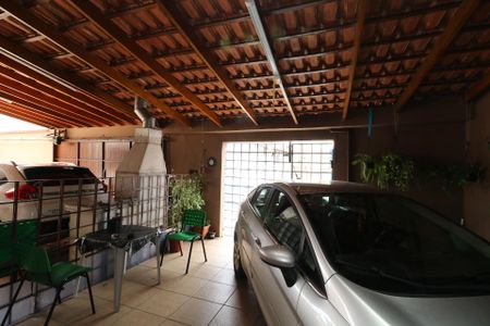 Casa à venda com 235m², 4 quartos e 6 vagasGaragem