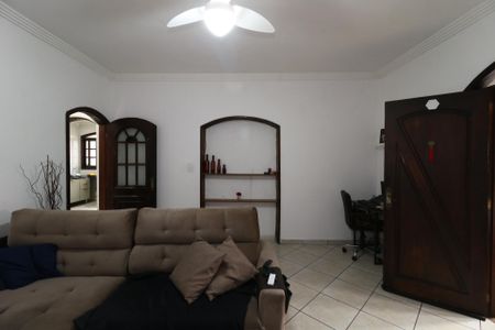 Casa à venda com 235m², 4 quartos e 6 vagasCasa 2 - Sala