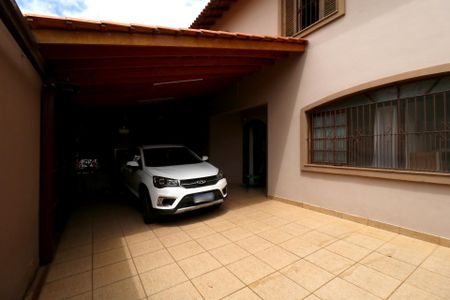 Casa à venda com 235m², 4 quartos e 6 vagasGaragem