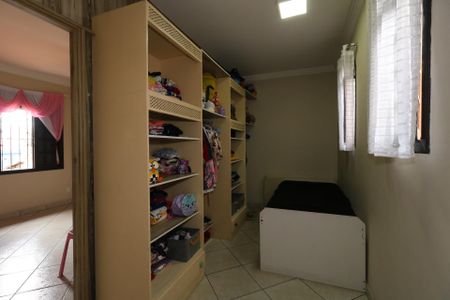 Casa à venda com 235m², 4 quartos e 6 vagasCasa 1 - Closet da Suíte 1