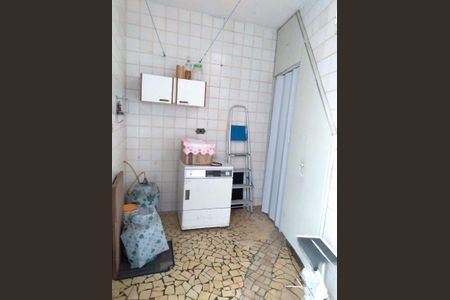 Casa à venda com 107m², 3 quartos e 1 vaga