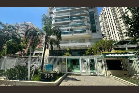 Apartamento à venda com 85m², 3 quartos e 1 vagaFachada