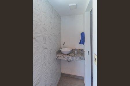 Casa à venda com 178m², 3 quartos e 2 vagas Casa à venda com 178m², 3 quartos e 2 vagasLavabo