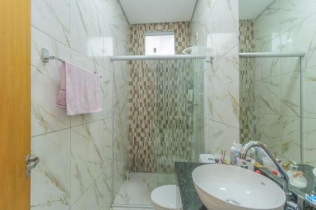 Casa à venda com 178m², 3 quartos e 2 vagas Casa à venda com 178m², 3 quartos e 2 vagasBanheiro