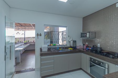 Casa à venda com 178m², 3 quartos e 2 vagas Casa à venda com 178m², 3 quartos e 2 vagasCozinha