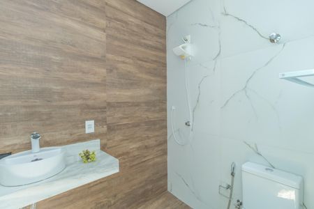 Casa à venda com 178m², 3 quartos e 2 vagas Casa à venda com 178m², 3 quartos e 2 vagasBanheiro da área de Serviço