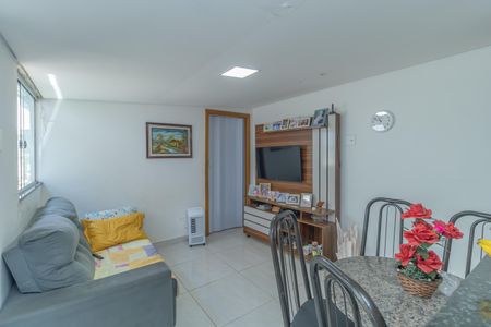 Casa à venda com 178m², 3 quartos e 2 vagas Casa à venda com 178m², 3 quartos e 2 vagasSala