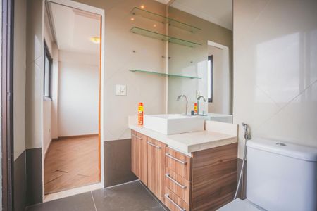 Apartamento à venda com 115m², 2 quartos e 2 vagas Apartamento à venda com 115m², 2 quartos e 2 vagasBanheiro Suíte