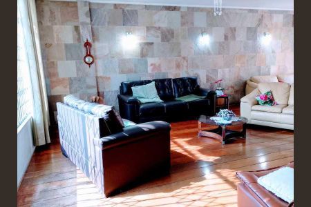 Casa à venda com 344m², 3 quartos e 10 vagas