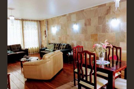 Casa à venda com 344m², 3 quartos e 10 vagas