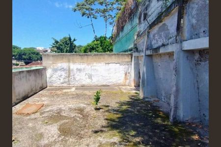Casa à venda com 184m², 3 quartos e 3 vagas