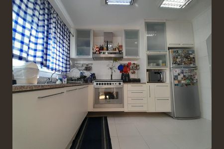 Casa de condomínio à venda com 190m², 3 quartos e 3 vagas