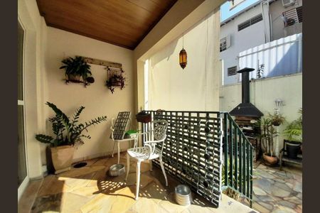 Casa de condomínio à venda com 190m², 3 quartos e 3 vagas
