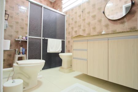 Casa à venda com 181m², 3 quartos e 1 vagaBanheiro