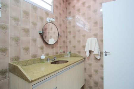 Casa à venda com 181m², 3 quartos e 1 vagaBanheiro