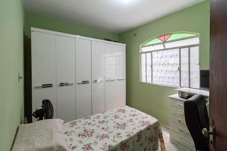 Casa à venda com 360m², 4 quartos e 4 vagas Casa à venda com 360m², 4 quartos e 4 vagasQuarto 1