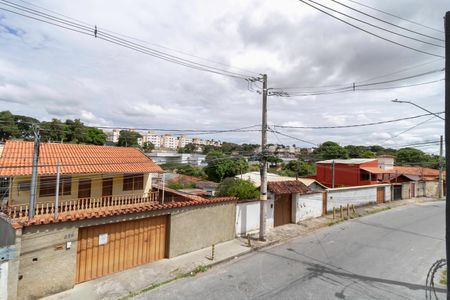 Casa à venda com 360m², 4 quartos e 4 vagas Casa à venda com 360m², 4 quartos e 4 vagasVaranda - Vista