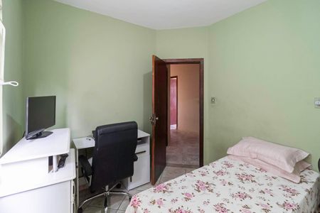 Casa à venda com 360m², 4 quartos e 4 vagas Casa à venda com 360m², 4 quartos e 4 vagasQuarto 1