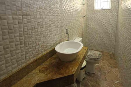 Casa à venda com 400m², 6 quartos e 2 vagas Casa à venda com 400m², 6 quartos e 2 vagasBanheiro Social