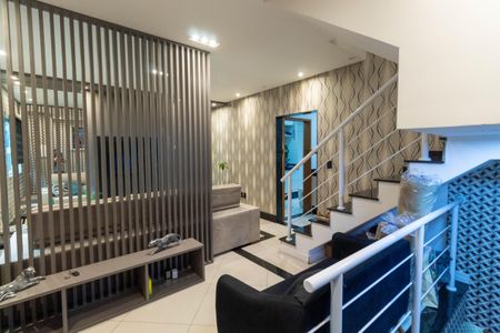 Casa de condomínio à venda com 140m², 3 quartos e 2 vagasSala