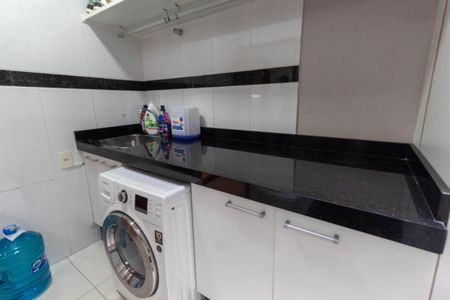 Casa de condomínio à venda com 140m², 3 quartos e 2 vagasLavanderia