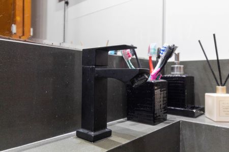 Casa de condomínio à venda com 140m², 3 quartos e 2 vagasBanheiro - torneira