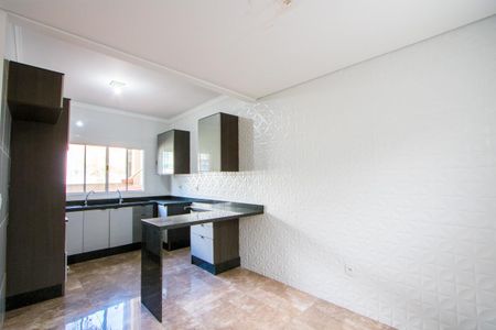 Casa à venda com 135m², 3 quartos e 4 vagas Casa à venda com 135m², 3 quartos e 4 vagasCozinha/Copa