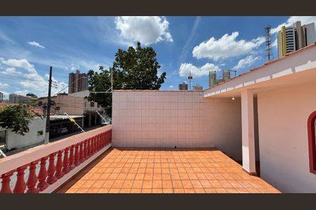 Casa à venda com 200m², 3 quartos e 2 vagas Casa à venda com 200m², 3 quartos e 2 vagasQuintal