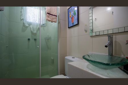 Casa de condomínio à venda com 180m², 4 quartos e 2 vagas Casa de condomínio à venda com 180m², 4 quartos e 2 vagasBanheiro Social