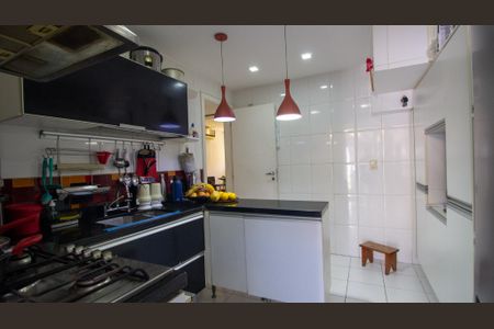 Casa de condomínio à venda com 180m², 4 quartos e 2 vagas Casa de condomínio à venda com 180m², 4 quartos e 2 vagasCozinha