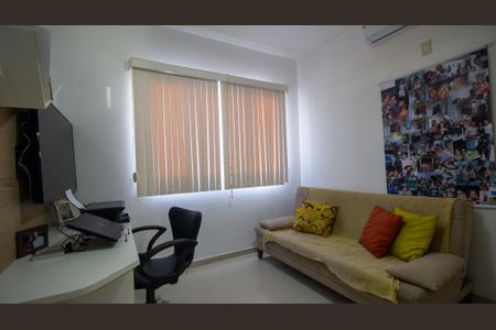 Casa de condomínio à venda com 180m², 4 quartos e 2 vagas Casa de condomínio à venda com 180m², 4 quartos e 2 vagasQuarto 3