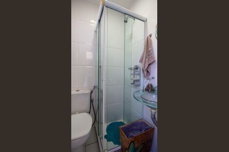 Casa de condomínio à venda com 180m², 4 quartos e 2 vagas Casa de condomínio à venda com 180m², 4 quartos e 2 vagasBanheiro do Quintal