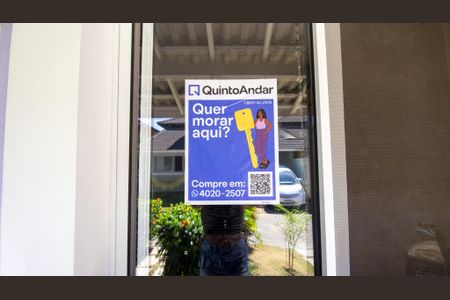 Casa de condomínio à venda com 180m², 4 quartos e 2 vagas Casa de condomínio à venda com 180m², 4 quartos e 2 vagasPlaquinha