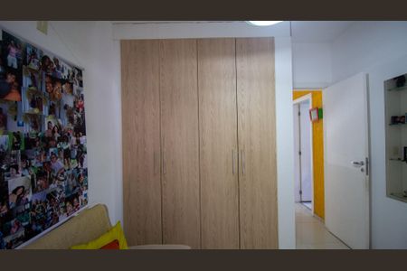 Casa de condomínio à venda com 180m², 4 quartos e 2 vagas Casa de condomínio à venda com 180m², 4 quartos e 2 vagasQuarto 3