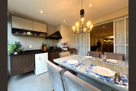 Apartamento à venda com 80m², 2 quartos e 1 vaga Apartamento à venda com 80m², 2 quartos e 1 vagaVaranda