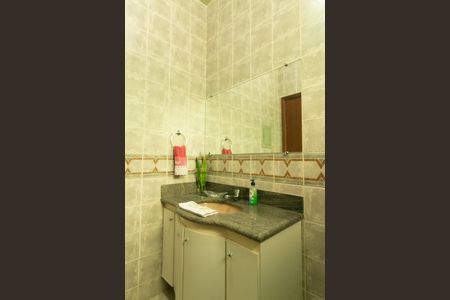 Casa de condomínio à venda com 625m², 5 quartos e 4 vagasLavabo