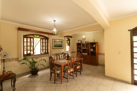 Casa de condomínio à venda com 625m², 5 quartos e 4 vagasSala de Jantar