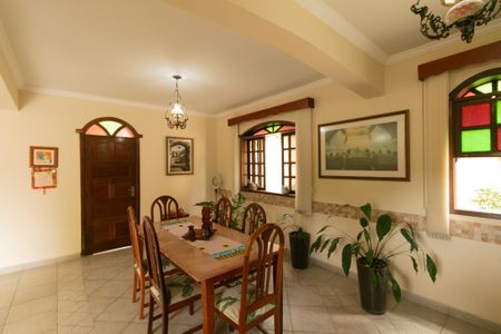 Casa de condomínio à venda com 625m², 5 quartos e 4 vagasSala de Jantar