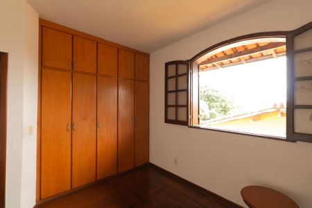Casa de condomínio à venda com 625m², 5 quartos e 4 vagasQuarto 2