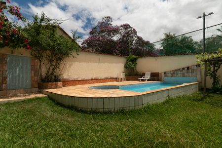 Casa de condomínio à venda com 625m², 5 quartos e 4 vagasPiscina