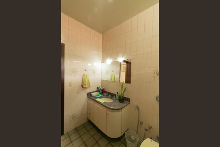 Casa de condomínio à venda com 625m², 5 quartos e 4 vagasBanheiro Social