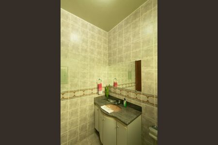 Casa de condomínio à venda com 625m², 5 quartos e 4 vagasLavabo