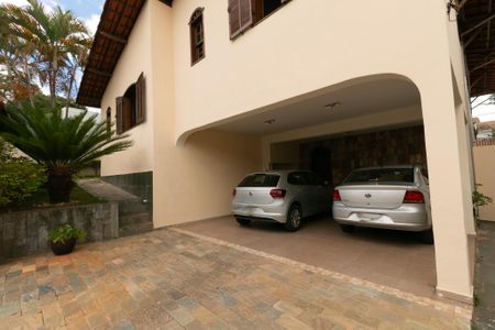 Casa de condomínio à venda com 625m², 5 quartos e 4 vagasGaragem