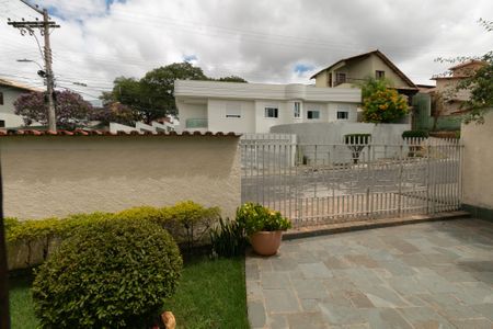 Casa de condomínio à venda com 625m², 5 quartos e 4 vagasVista Sala de Estar