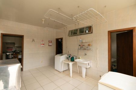 Casa de condomínio à venda com 625m², 5 quartos e 4 vagasÁrea de Serviço