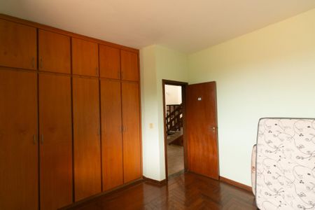 Casa de condomínio à venda com 625m², 5 quartos e 4 vagasQuarto 1