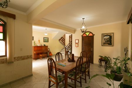 Casa de condomínio à venda com 625m², 5 quartos e 4 vagasSala de Jantar